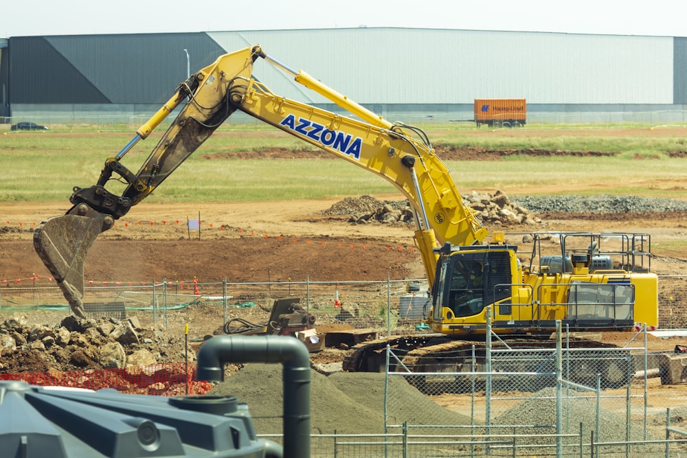 yellow and black heavy equipment