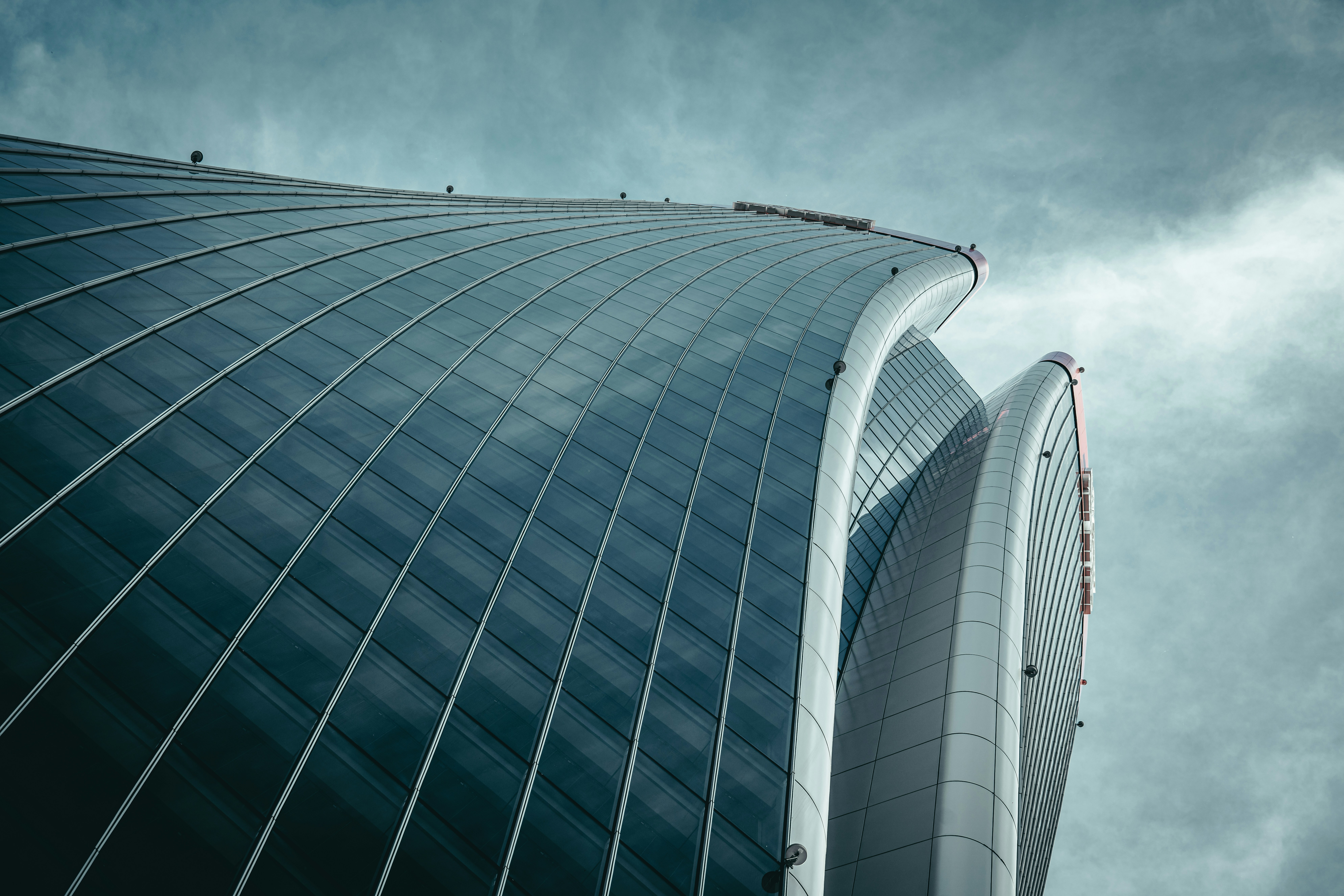 The Skyscraper That Constantly Rotates