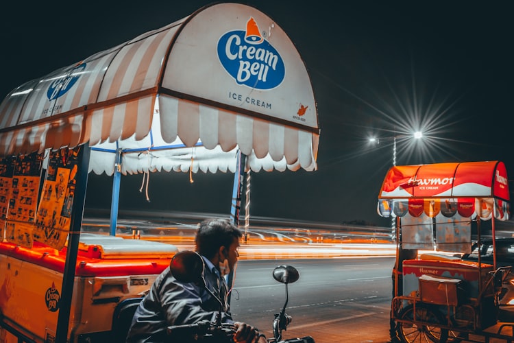 bg right:40% brightness:1.2