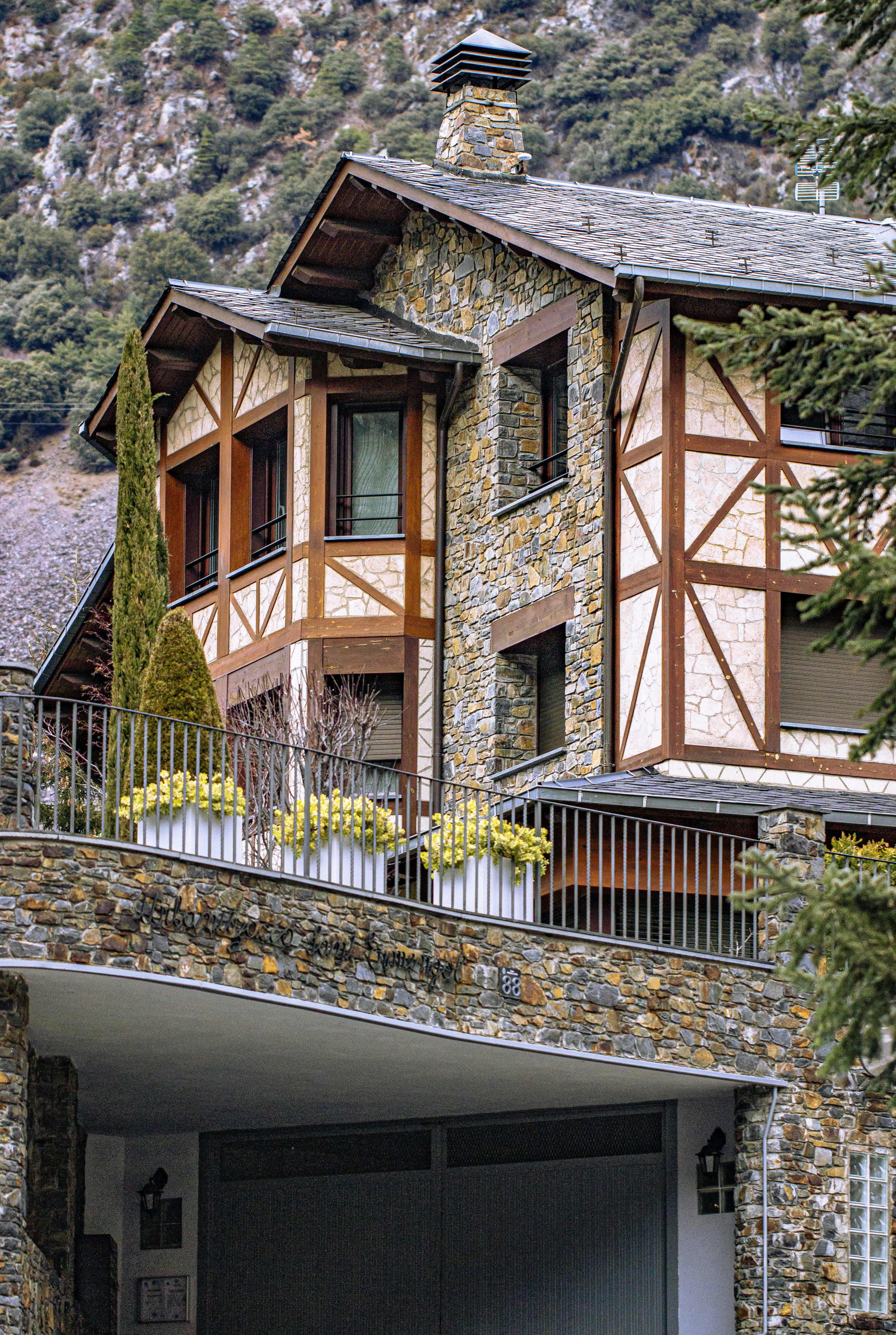 Photo by tomtherapidcodeguy