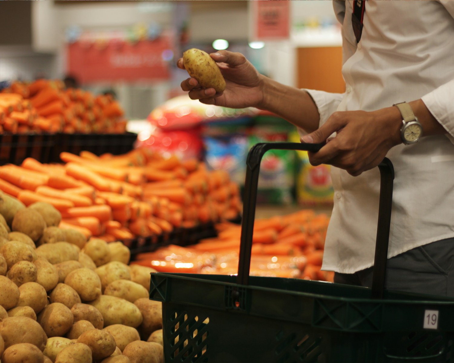 Image of a grocery store
