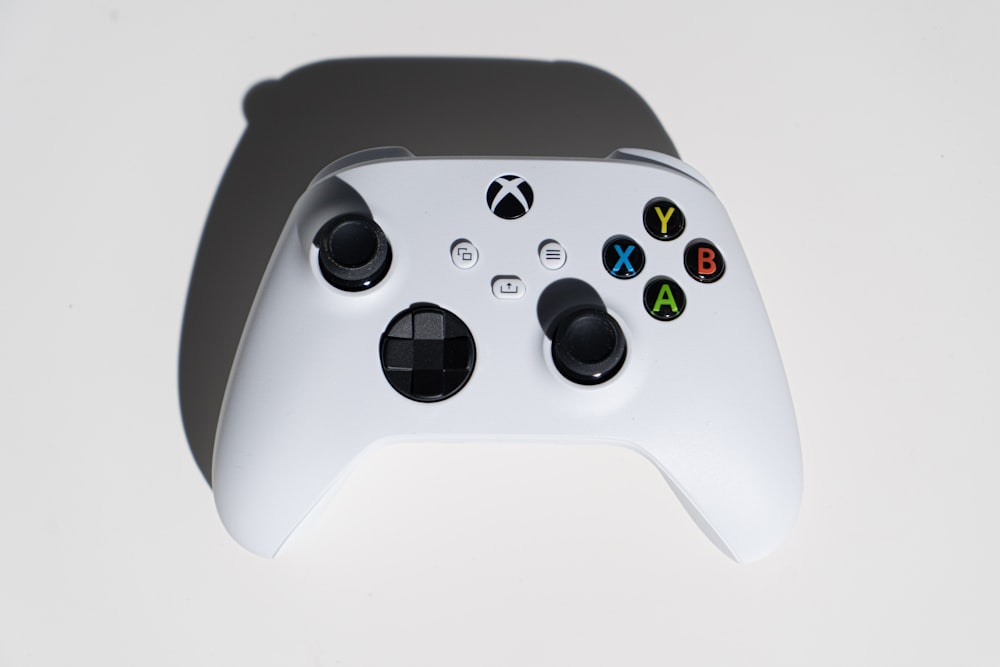 white xbox one game controller