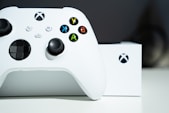 white xbox one game controller