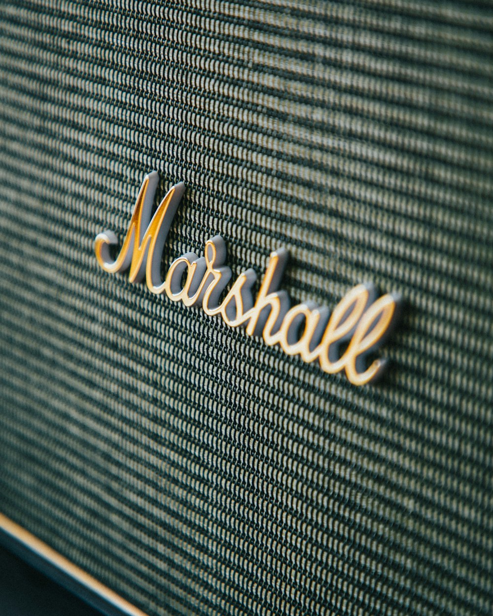 black and white marshall guitar amplifier