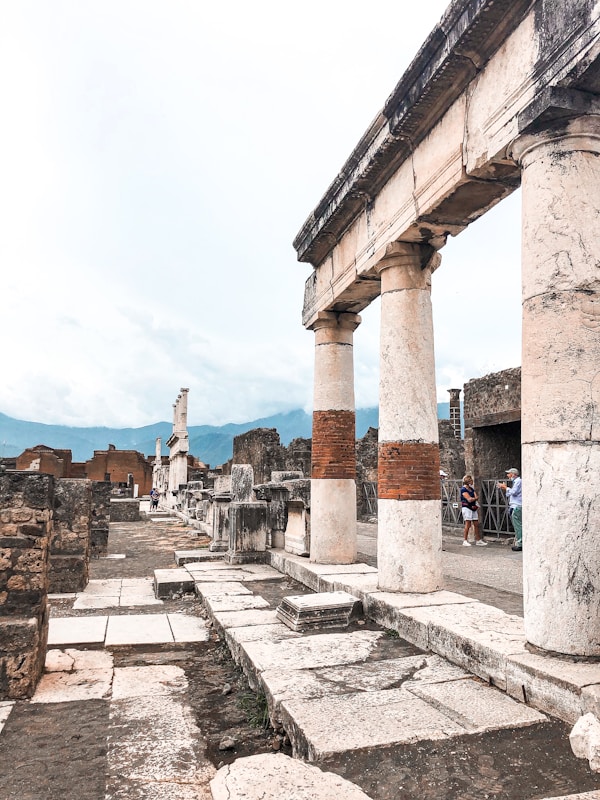 Pompei Cultural Travel Guide: History, Customs & Festivals