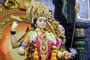 Elegant Saraswati Moorti