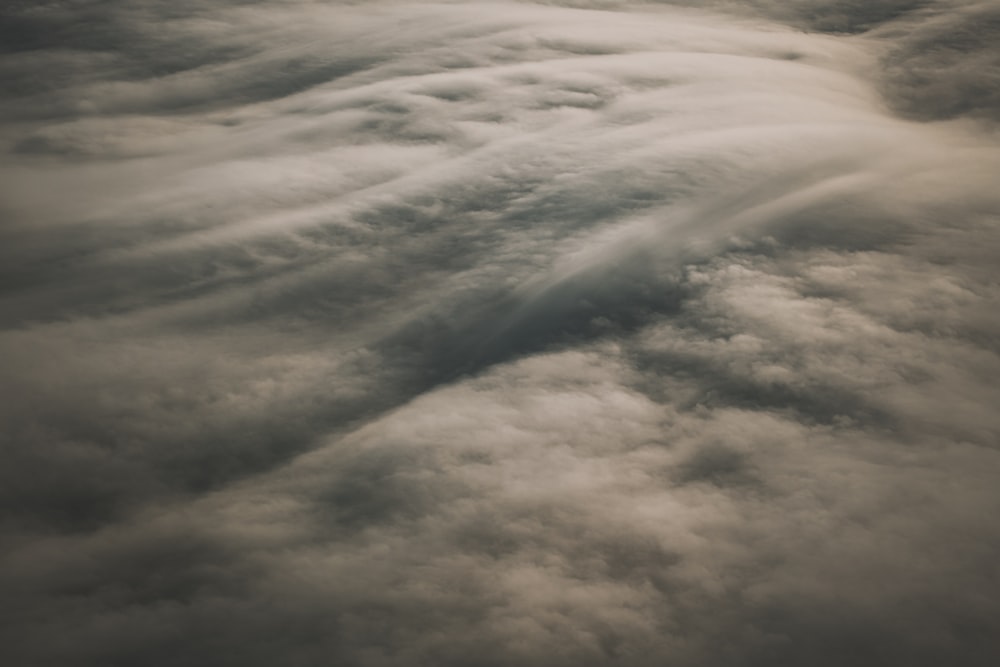 Weiße Wolken tagsüber