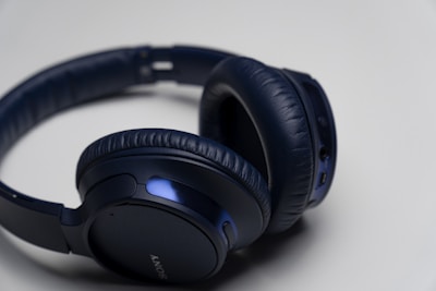 Best headphones for travel , best lightweight headphones