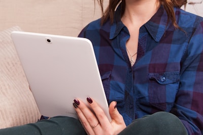Illustration of Student using AI tutoring system on tablet