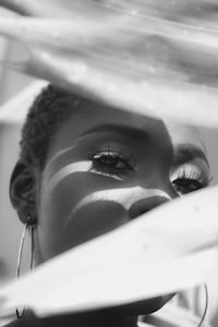 Noir Statement Hoops
