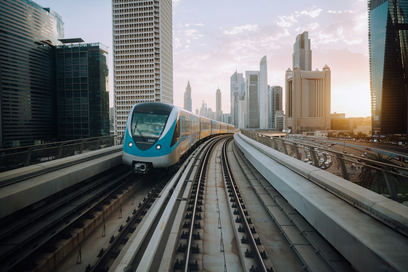 قطار مترو مرتفع
