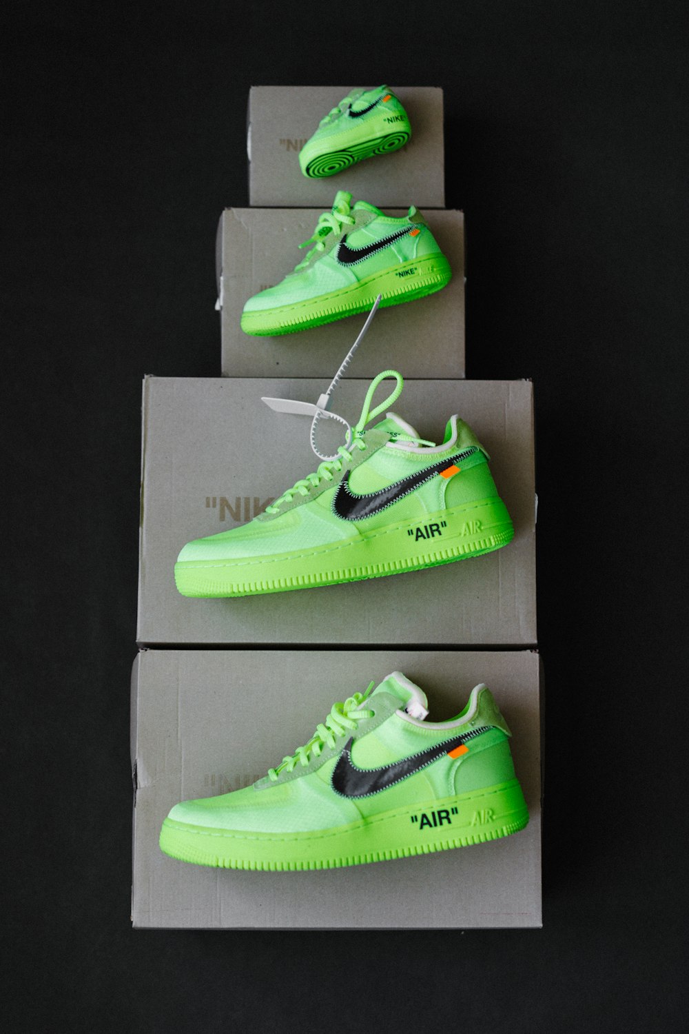 green nike low top sneakers