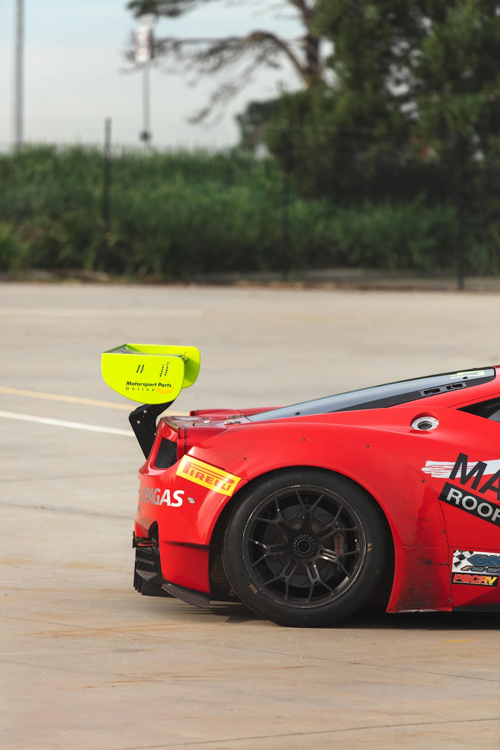 Ferrari F 1 rossa in pista