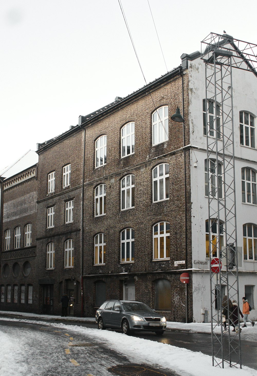 brown concrete building during daytime