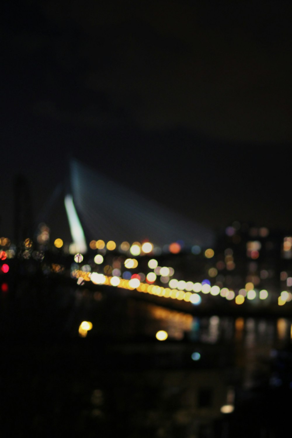 夜間の街の明かりの写真 Unsplashで見つけるロッテルダムの無料写真