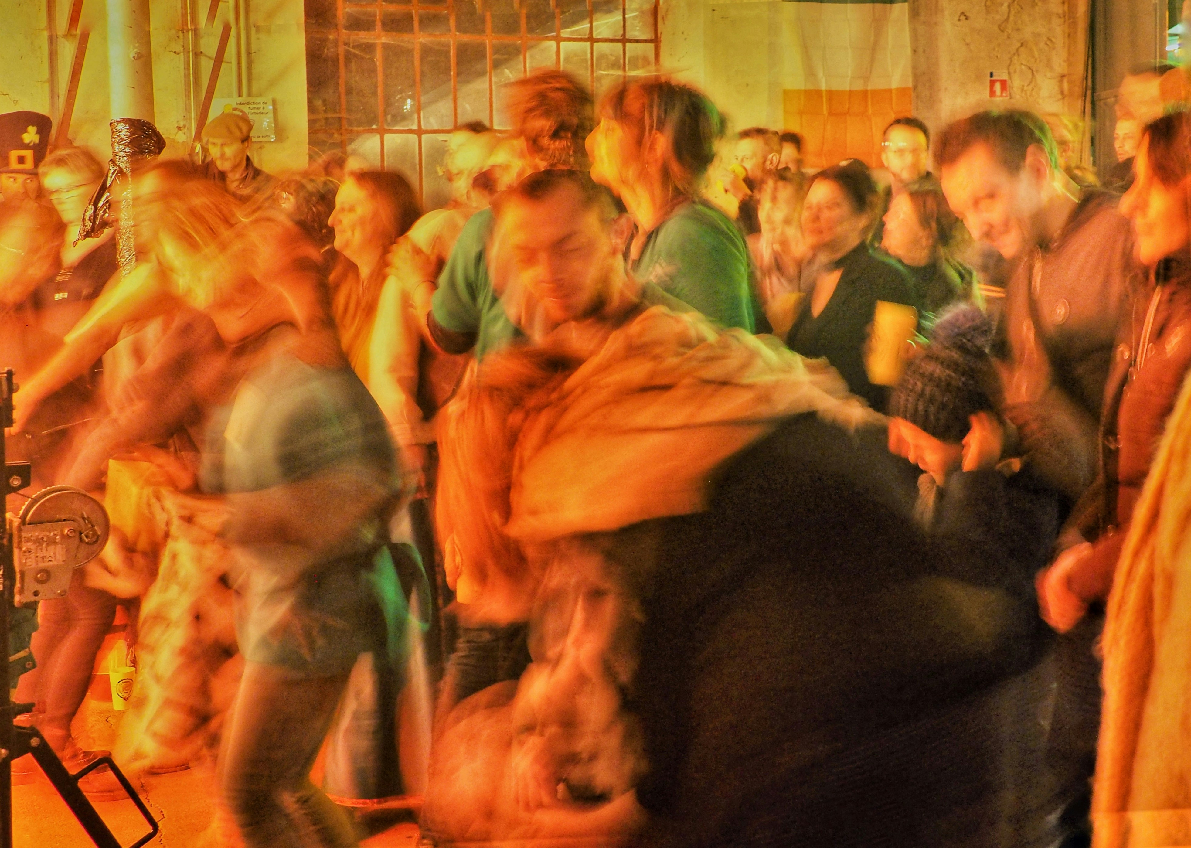 Virtual Camping Retreats: Creating Intimate Concert Experiences