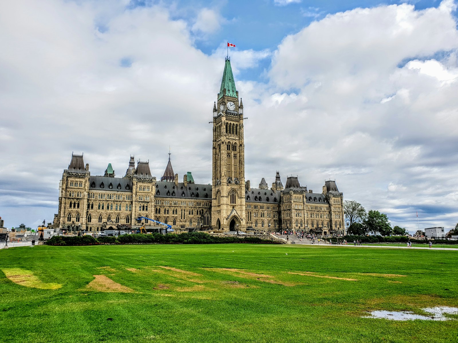 加拿大2022联邦预算出炉: 多重手段力压房价!