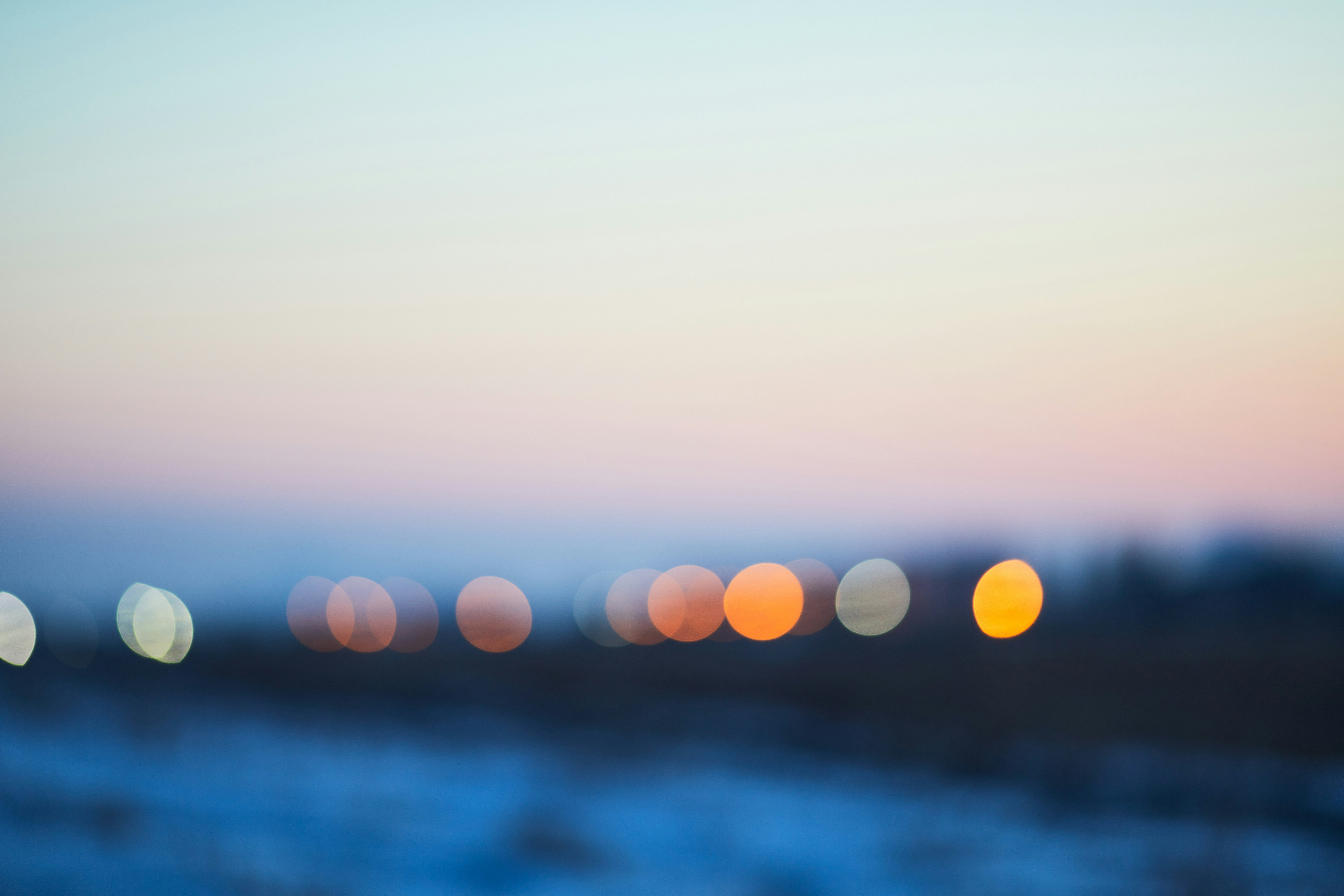 blue and yellow bokeh lights