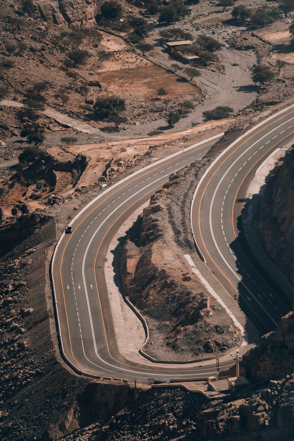 Vista aérea de la carretera durante el día