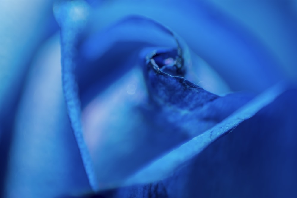 tessuto blu con gocce d'acqua