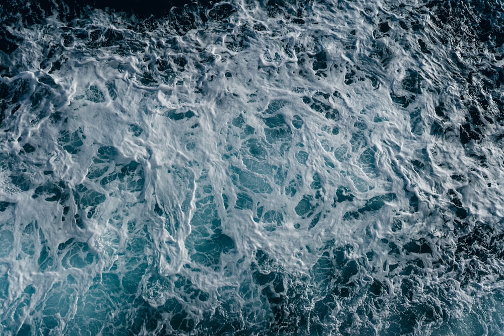 water waves in close up photography