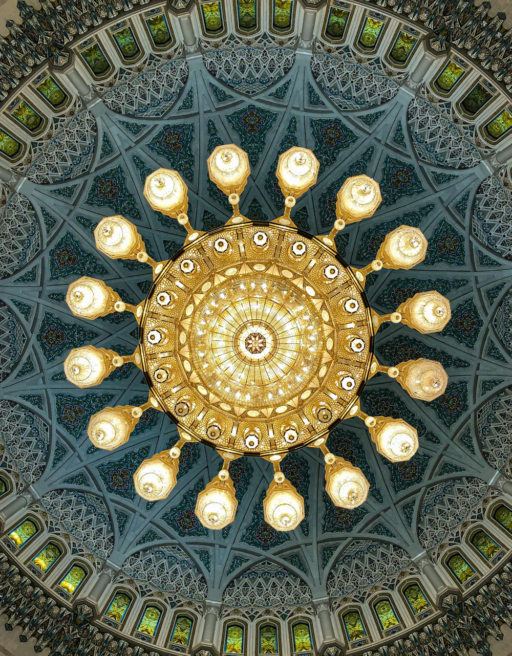 gold and white ceiling decor