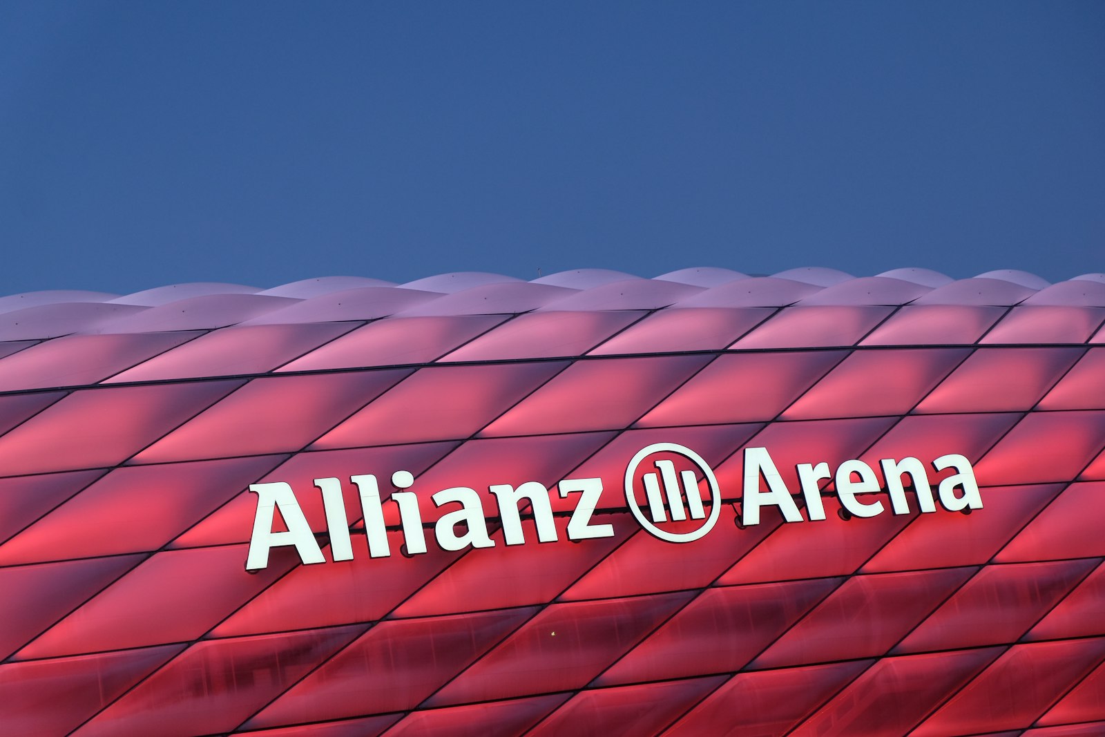 Mia San Digital: Bayern Just Benched the Paper Ticket