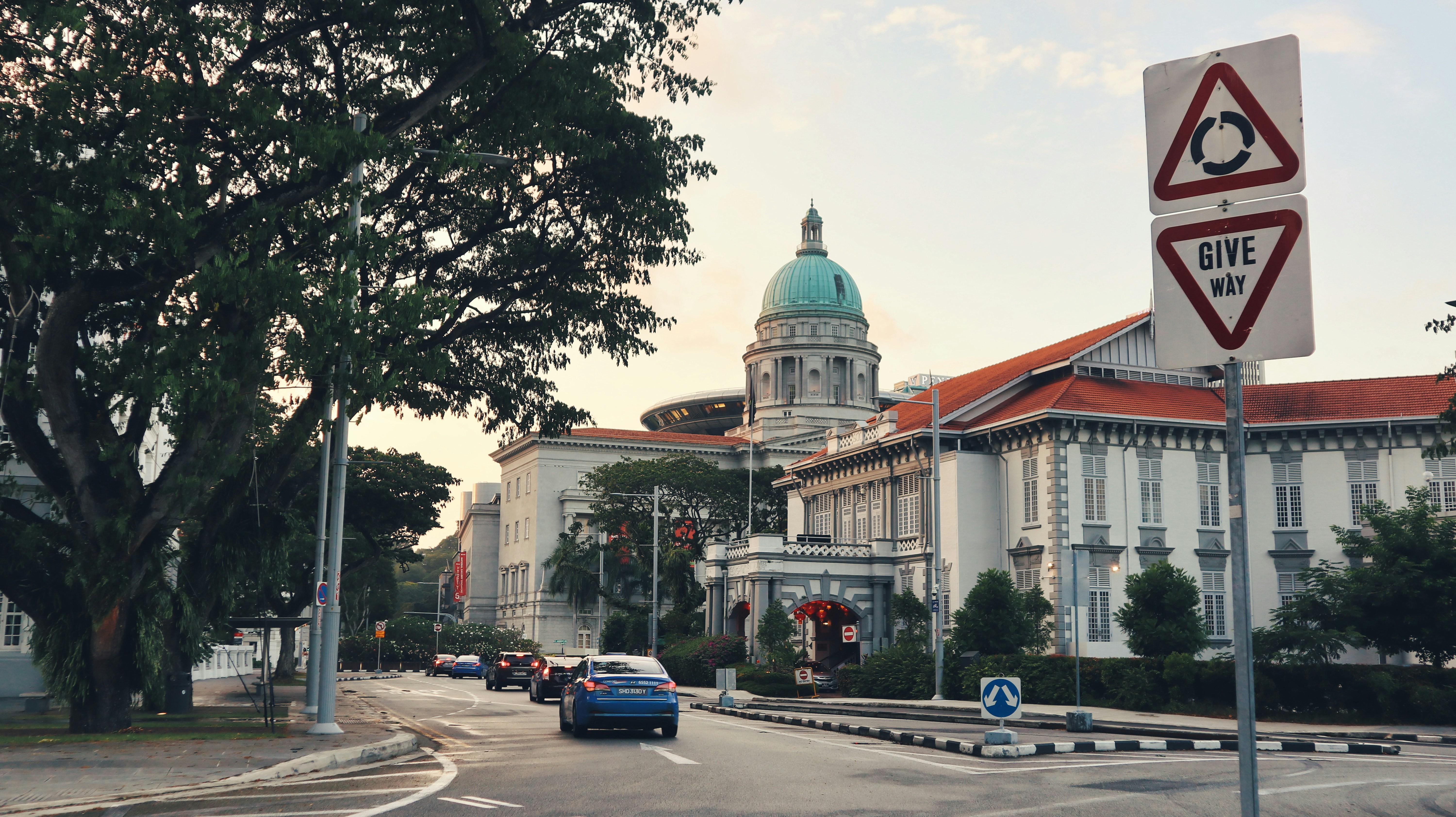 地方財政破綻で自治体半減？税収減少による行政サービス停止関連画像