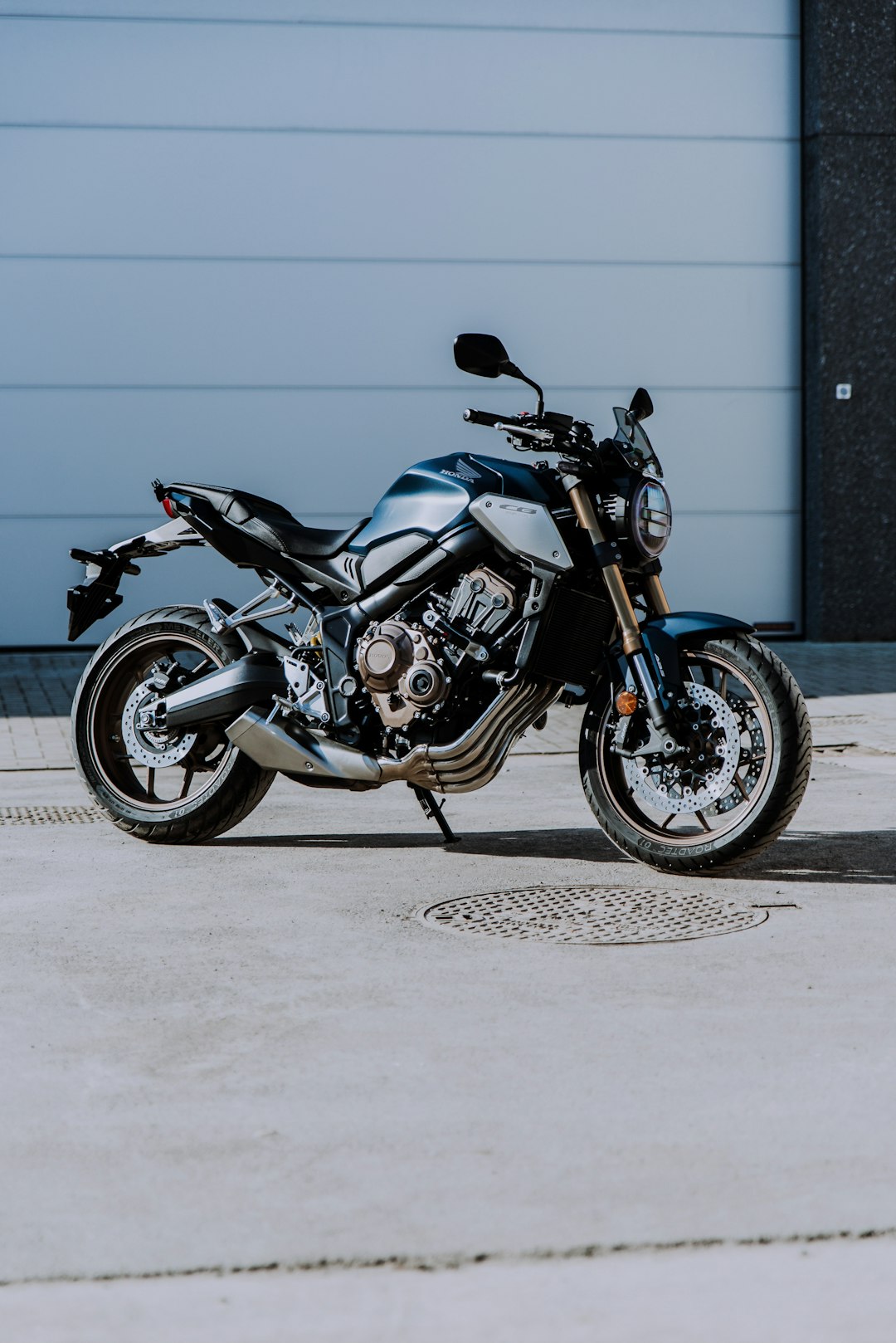 black and silver cruiser motorcycle