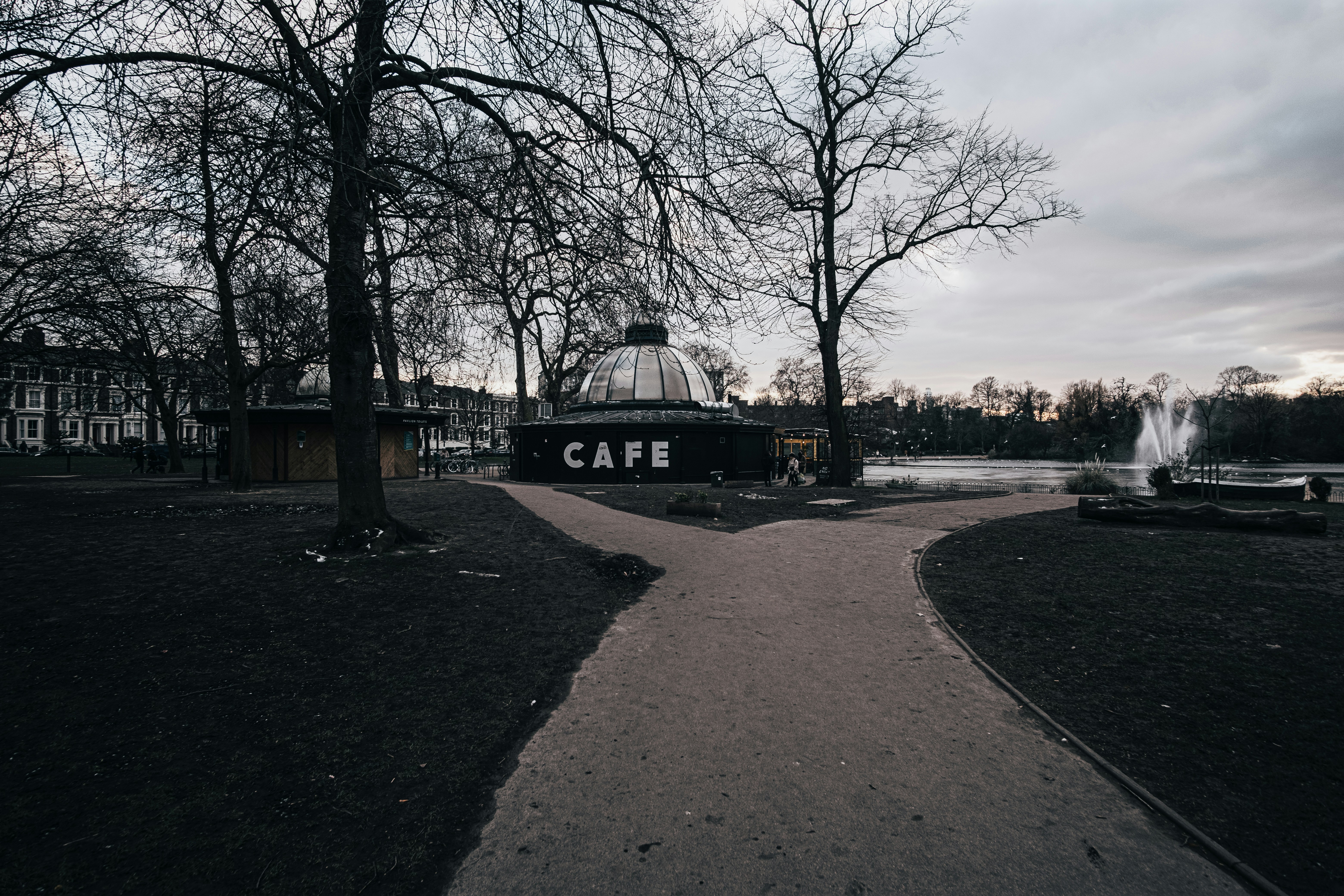 How Pregnancy Care Platforms Evolved in 2026: Hybrid Care, Community Hubs, and Clinician Workflows