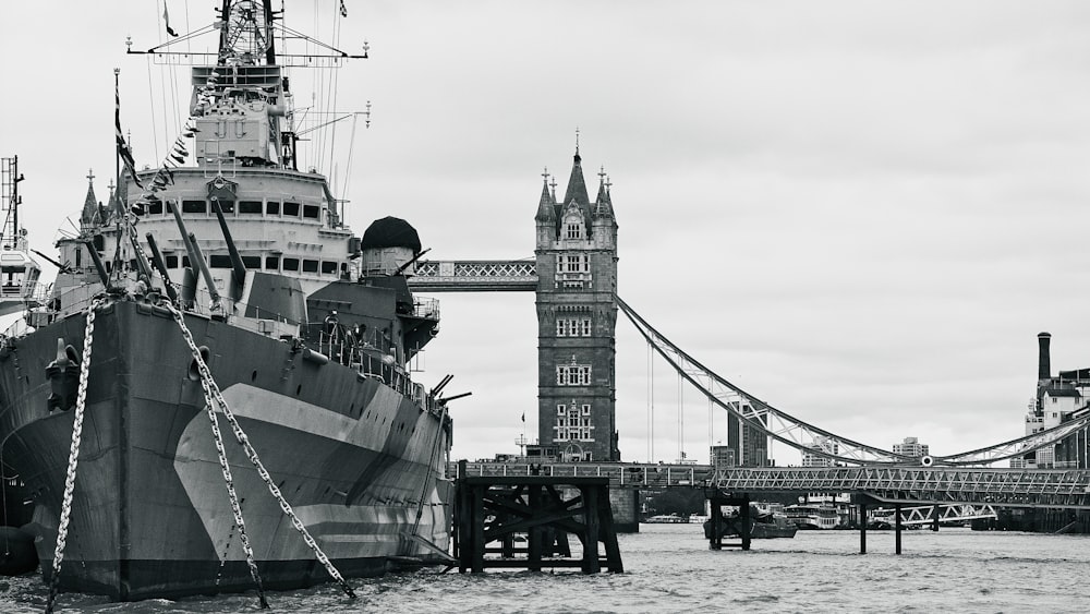 grayscale photo of london bridge