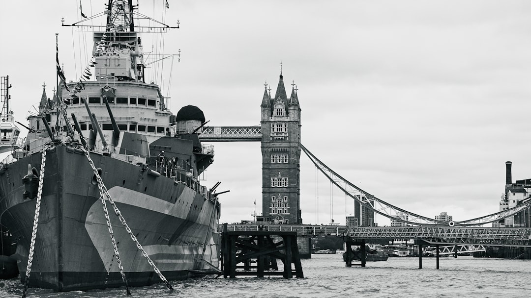 grayscale photo of london bridge