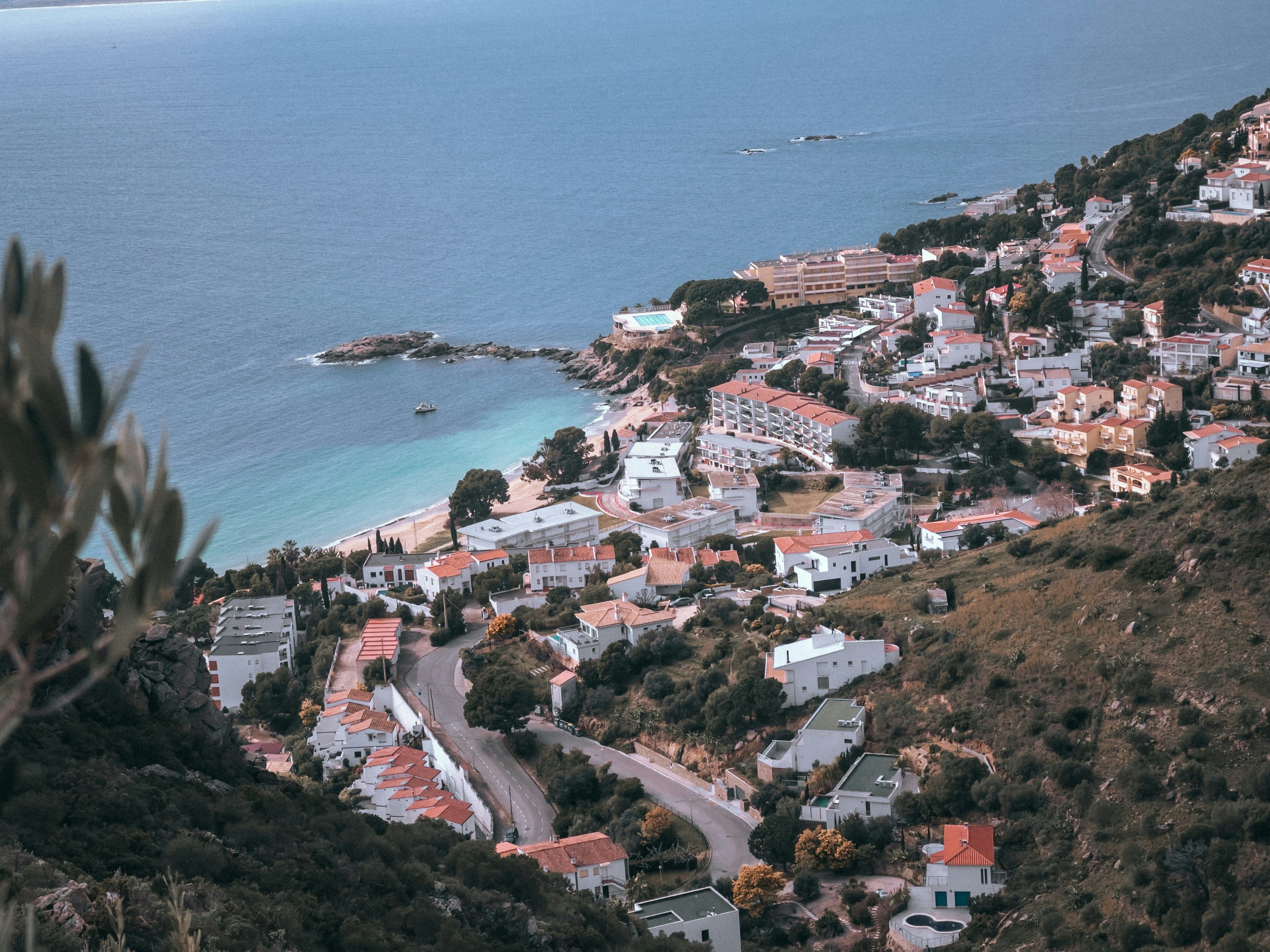 Top Coastal Towns for a Peaceful Getaway