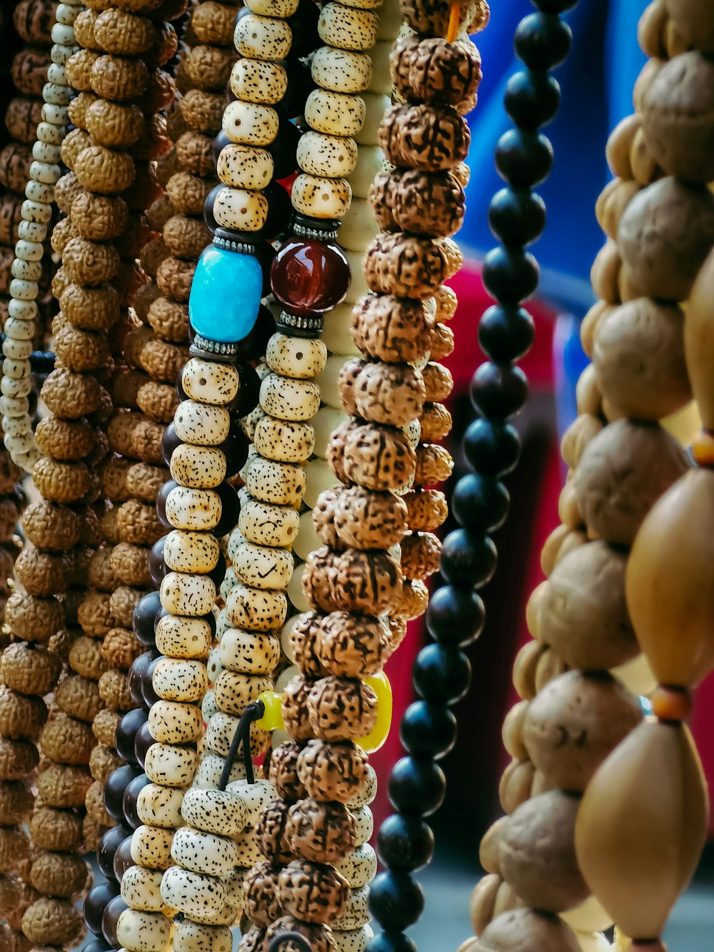 bracelet en perles bleues et or