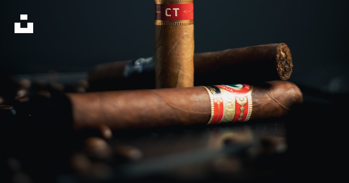 Brown and red rolled thread photo – Free Weapon Image on Unsplash