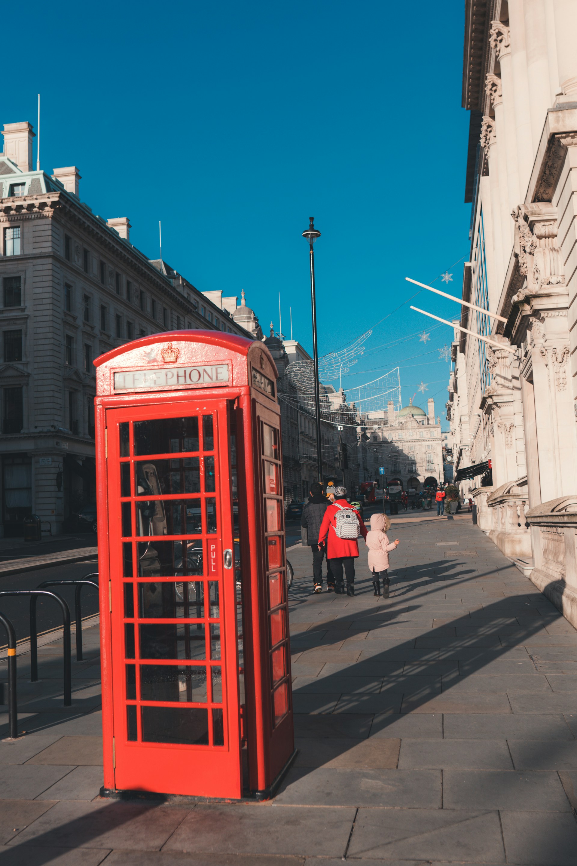 gray computer monitor