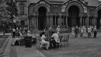 A community gathering in Querétaro discussing local development plans.