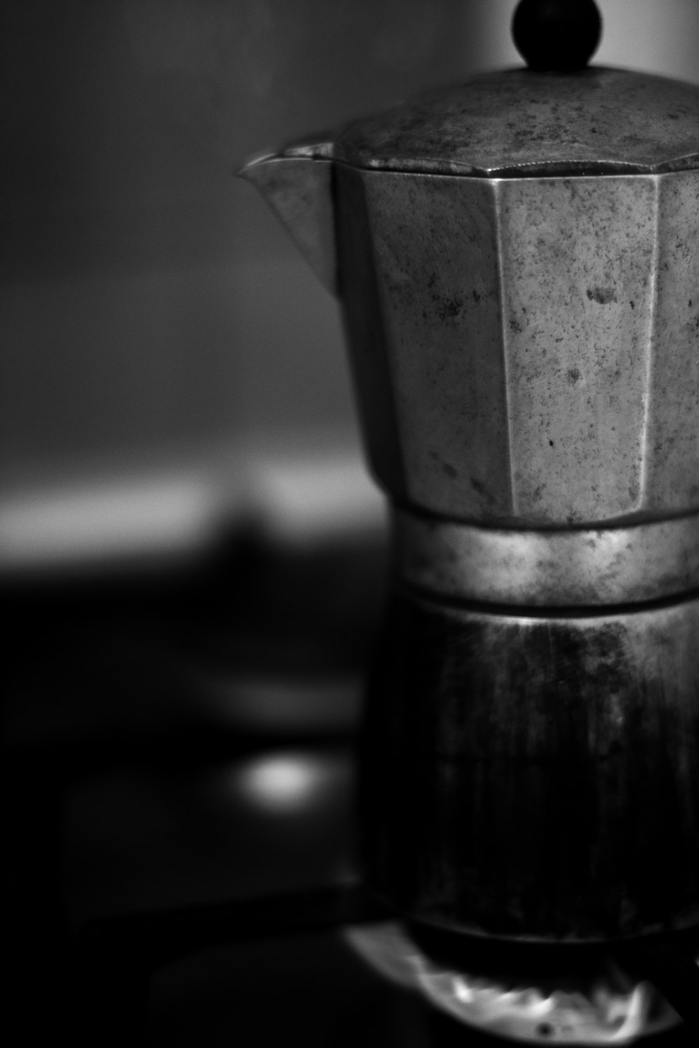 gray scale photo of a kettle