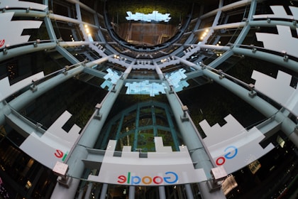 Google TPU v4: Cloud AI Powerhouse