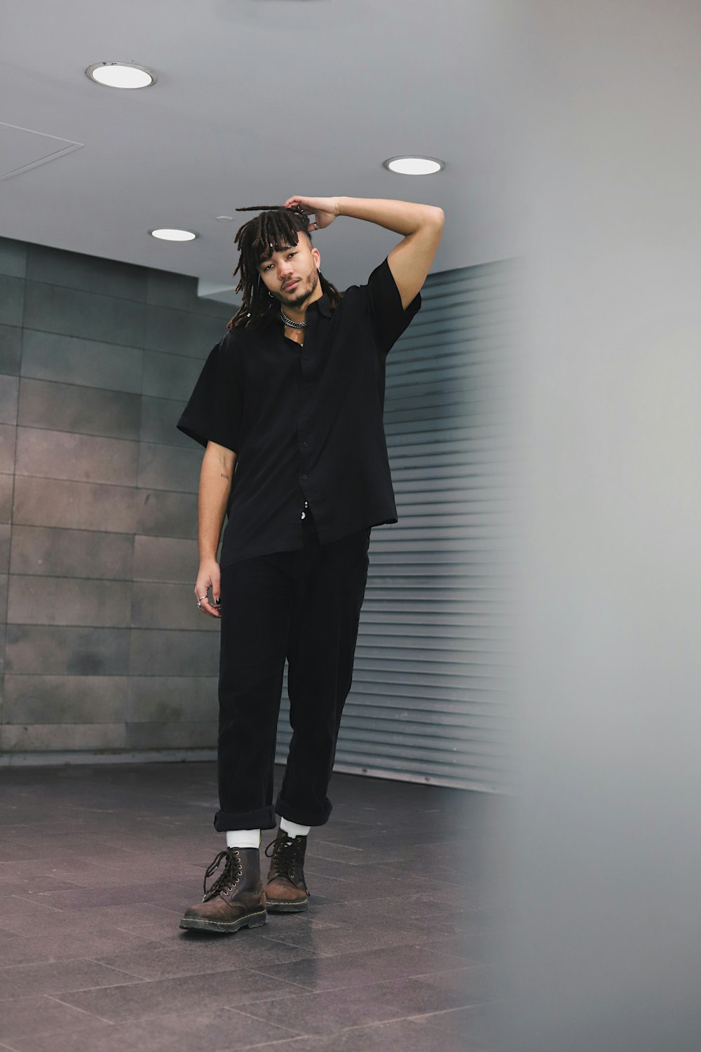 Black Outfit Pictures | Download Free Images on Unsplash