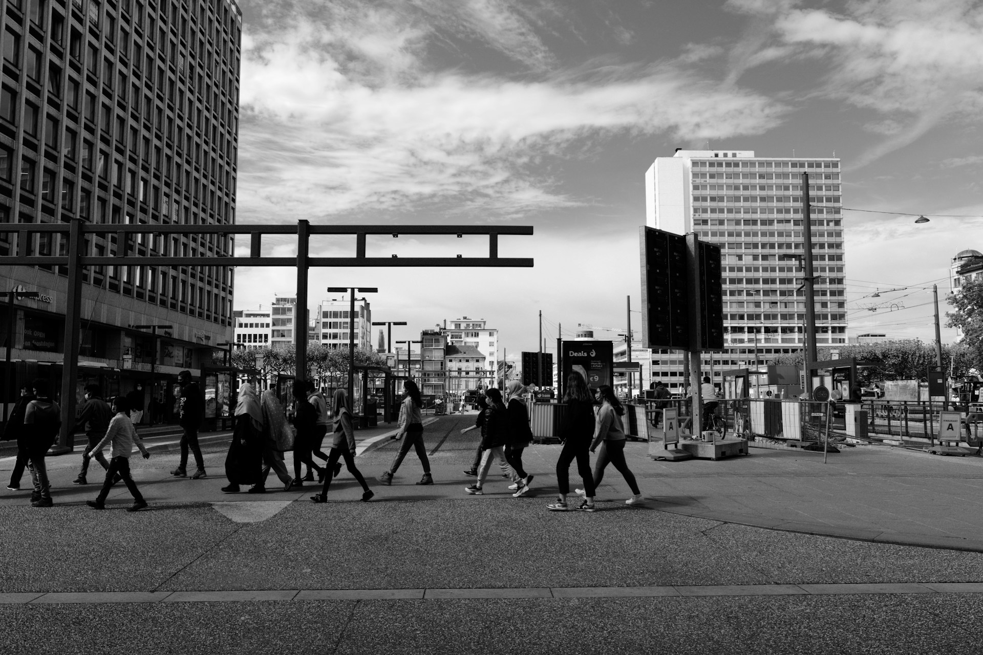 black and white bed linen