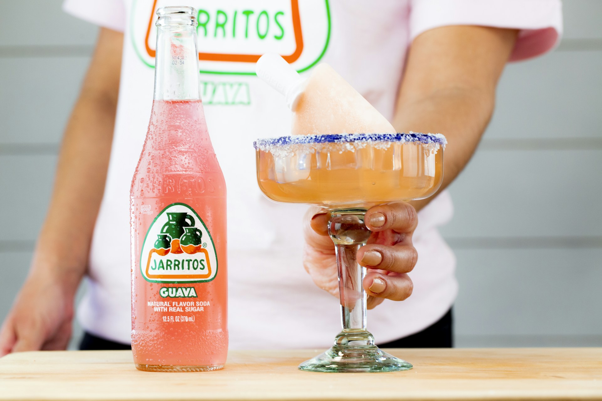 gray computer monitor