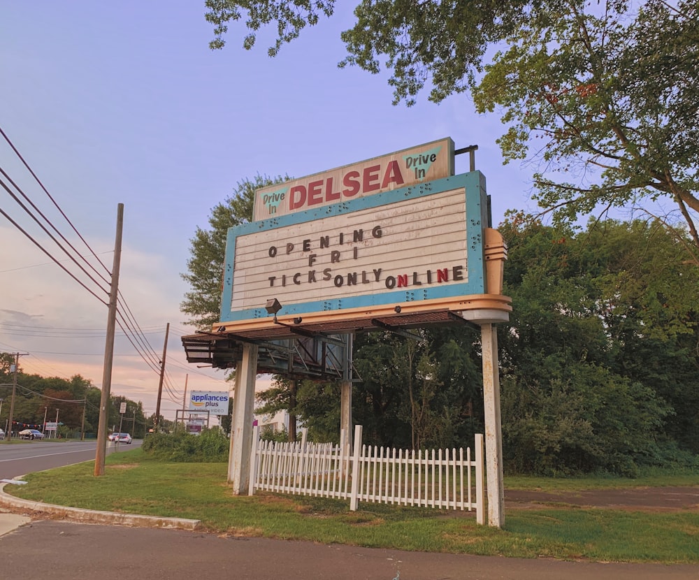 welcome to the beach signage