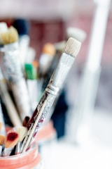 white and brown paint brush