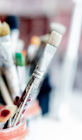 white and brown paint brush