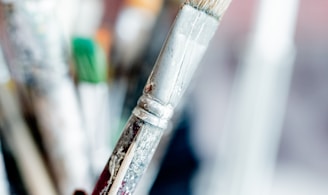 white and brown paint brush