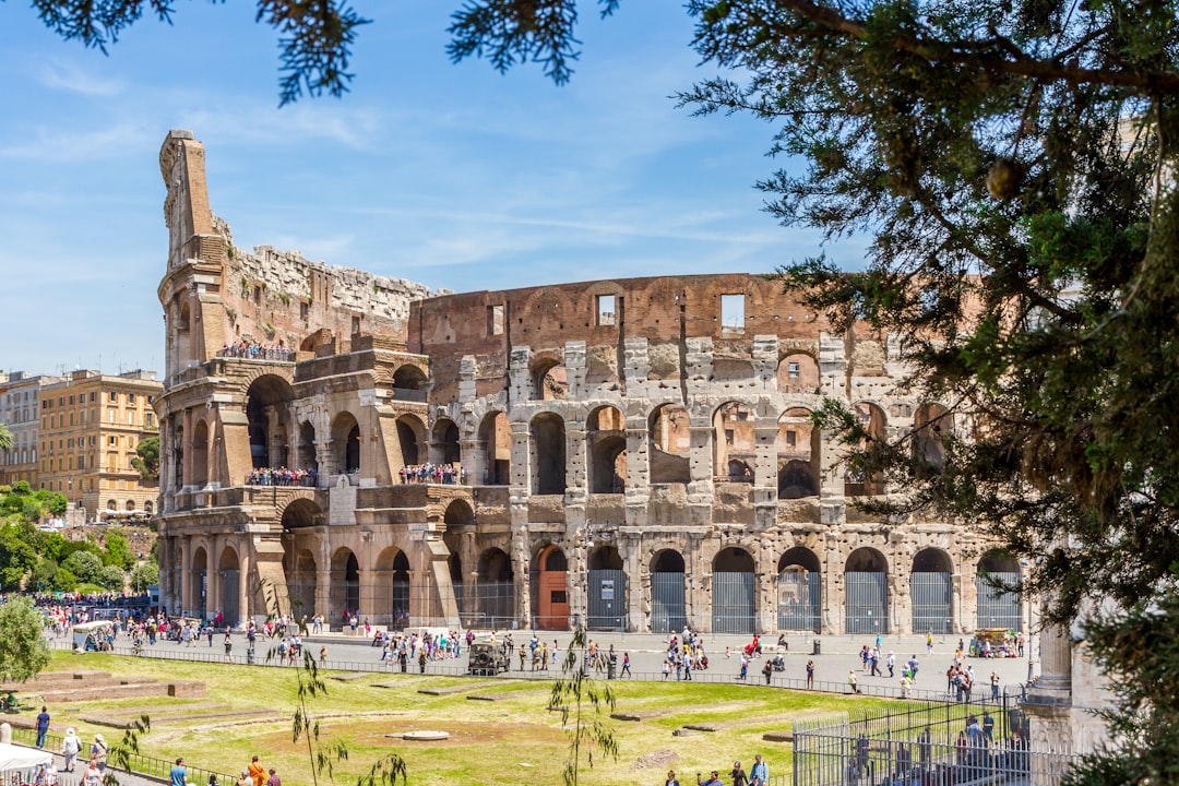 La Dolce Vita: A Local's Guide to Living Like a True Roman in the E… — La Dolce Vita