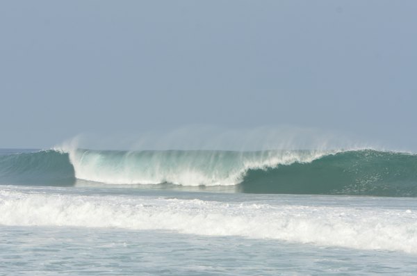 Ocean waves crashing on shore during daytime — Puerto Escondido, Mexico