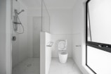 Moderne Geberit Badezimmer Umbau mit Hamila Sanitär und Heizung in Basel-Stadt und Basel-Land