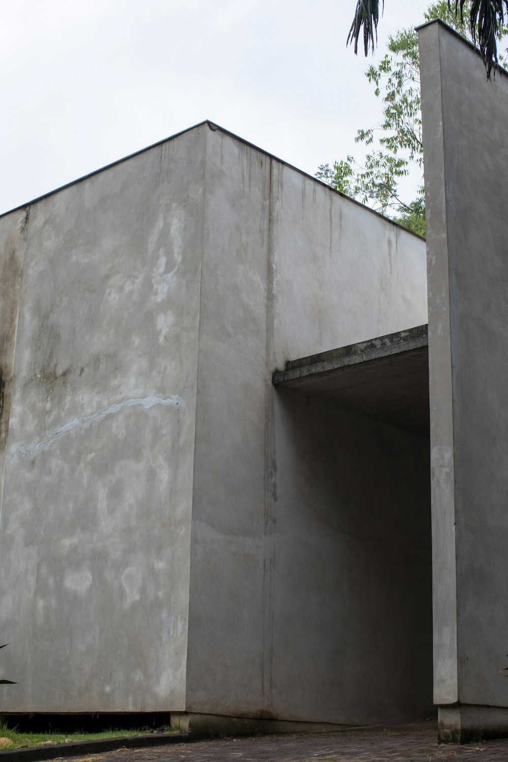 gray concrete building during daytime